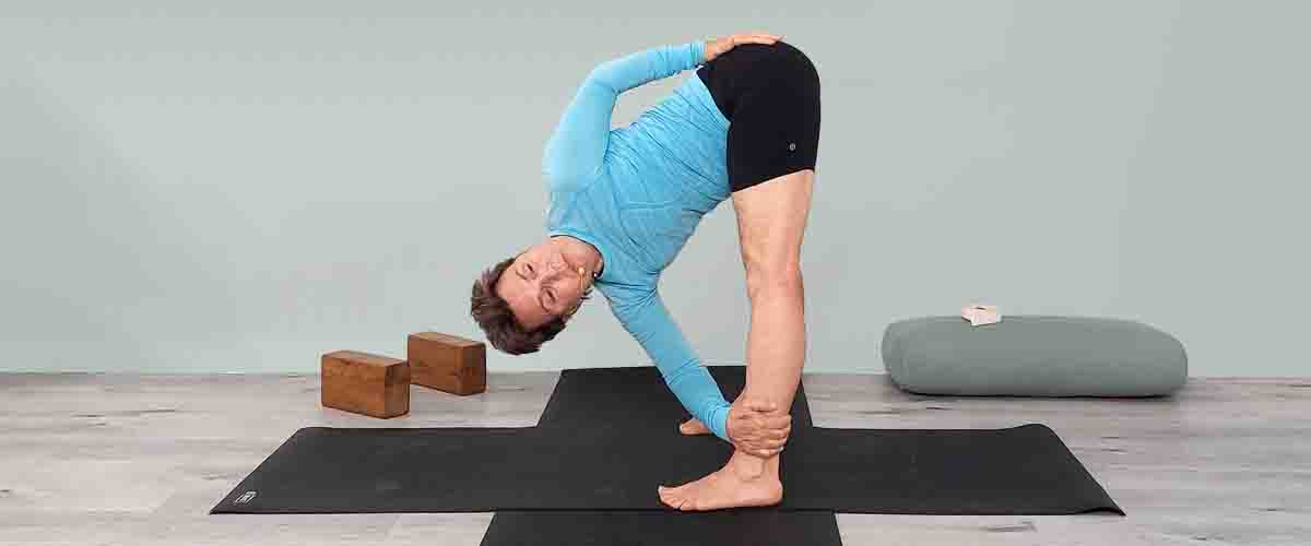 How to do handstand - yoga for beginners - Iyengar Yoga - YouTube